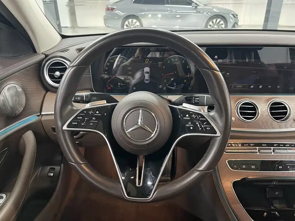 Mercedes-Benz E-Class 2023 — фото 12