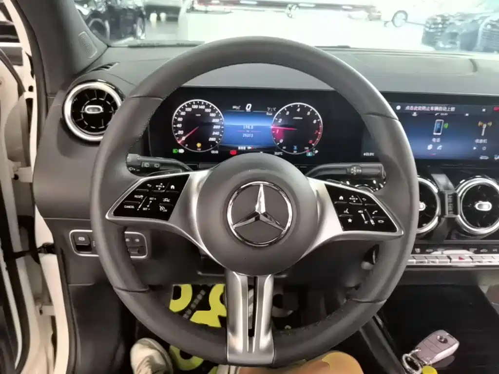 Mercedes-Benz GLA 2025 — фото 11