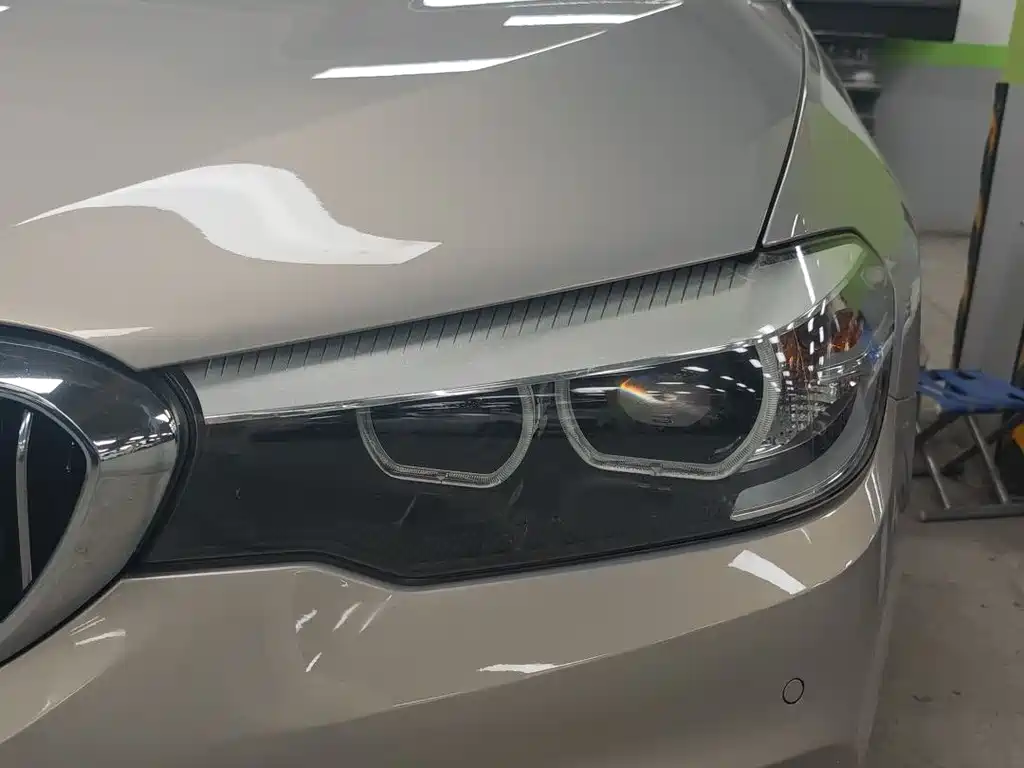 BMW 5 Series 2018 — фото 19