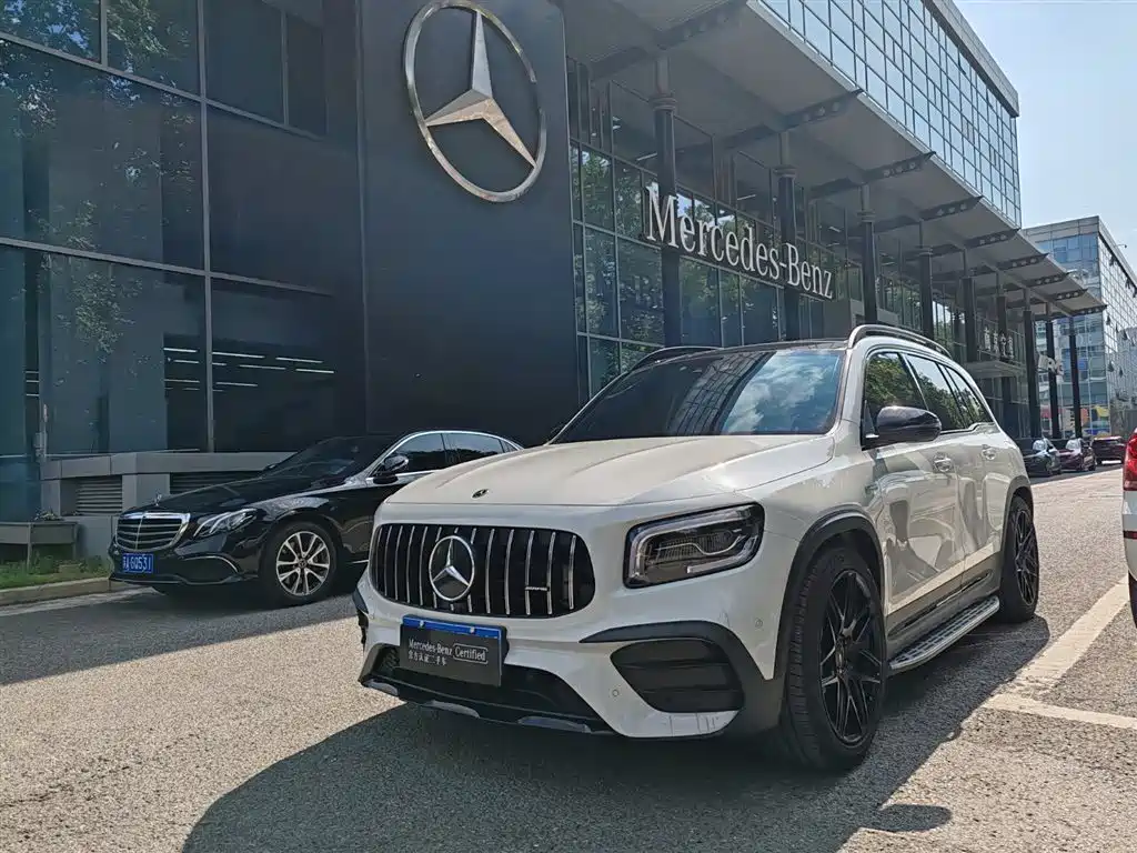 Mercedes-Benz GLB AMG 2022 — фото 1