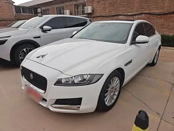 Jaguar XF 2016