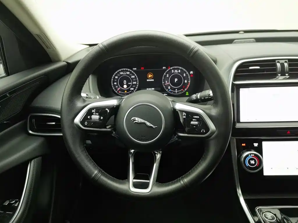 Jaguar XEL 2021 — фото 11