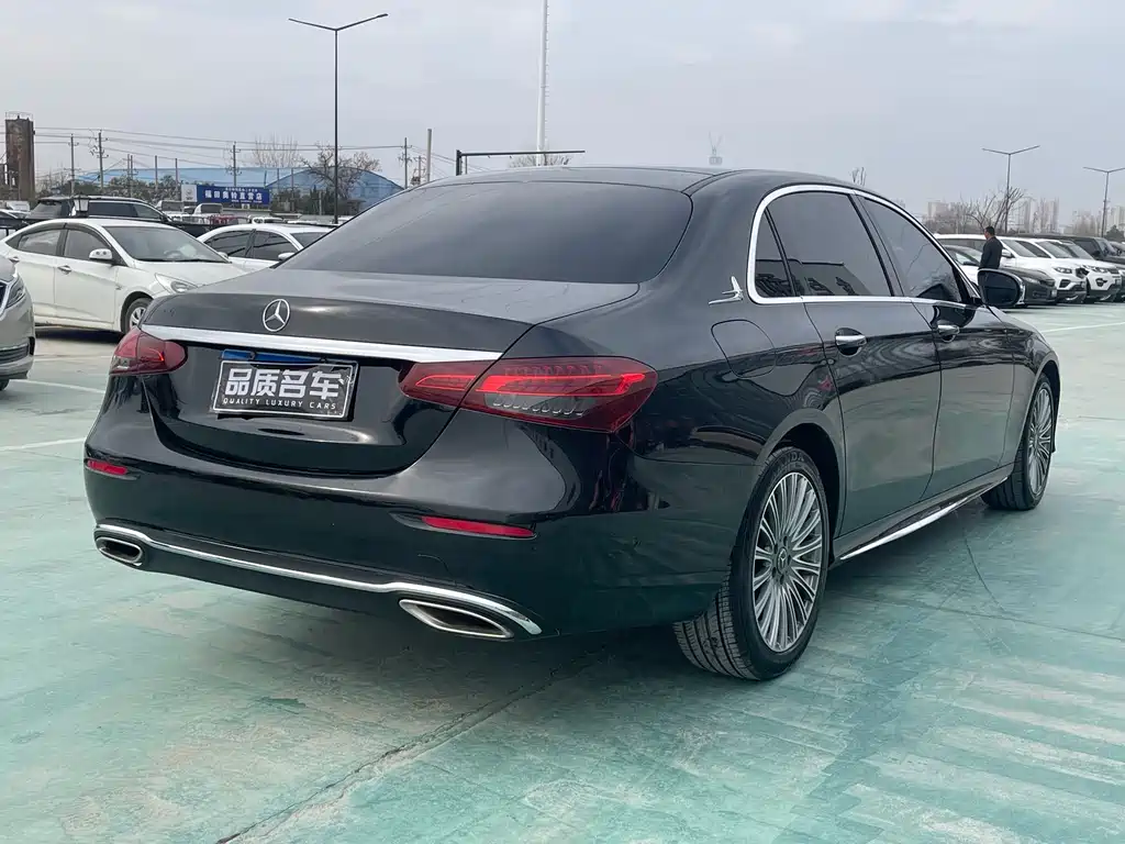 Mercedes-Benz E-Class 2017 — фото 16