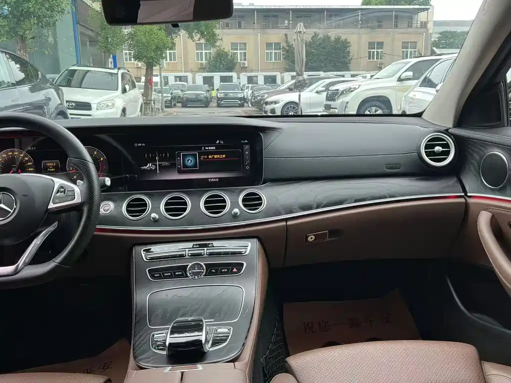 Mercedes-Benz E-Class 2018 — фото 23