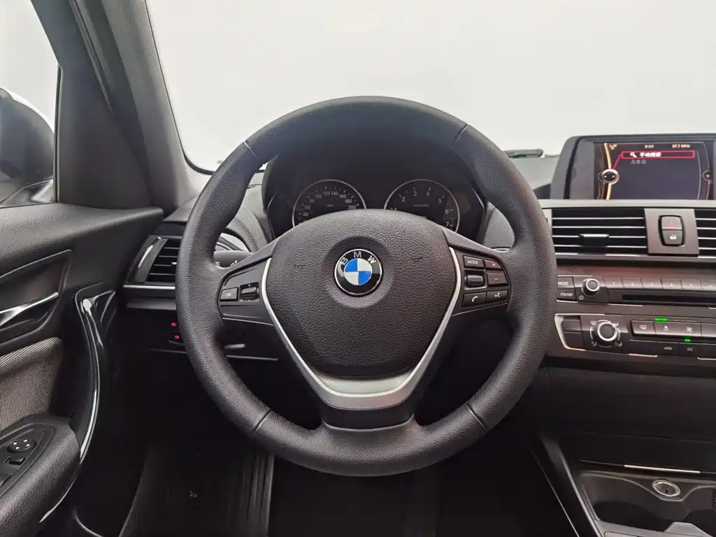 BMW 1 Series 2014 — фото 11