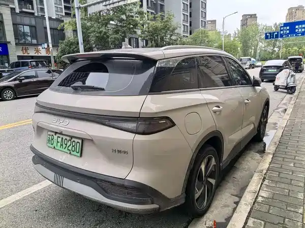 BYD Sealion 05 DM-i 2025