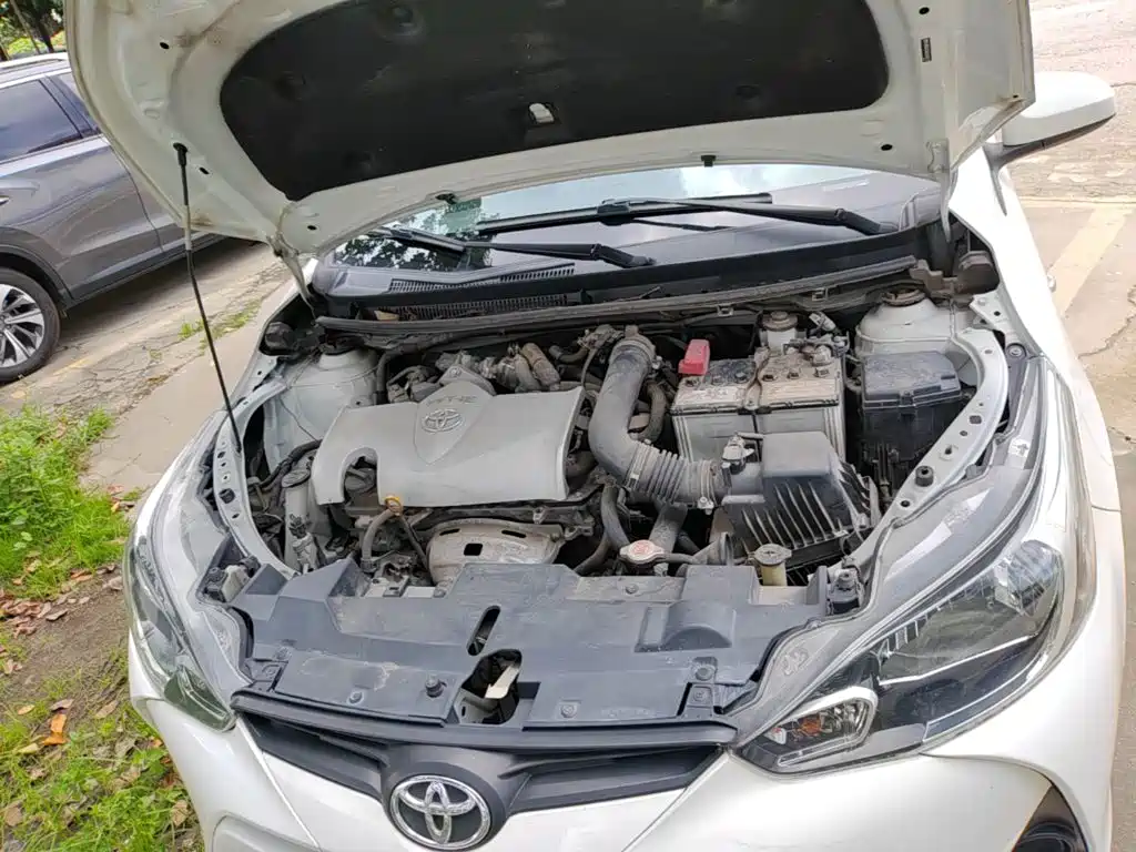 Toyota Yaris L 2020 — фото 20