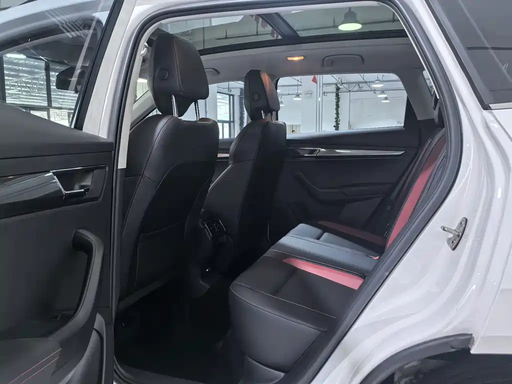 Skoda Karoq 2022 — фото 10