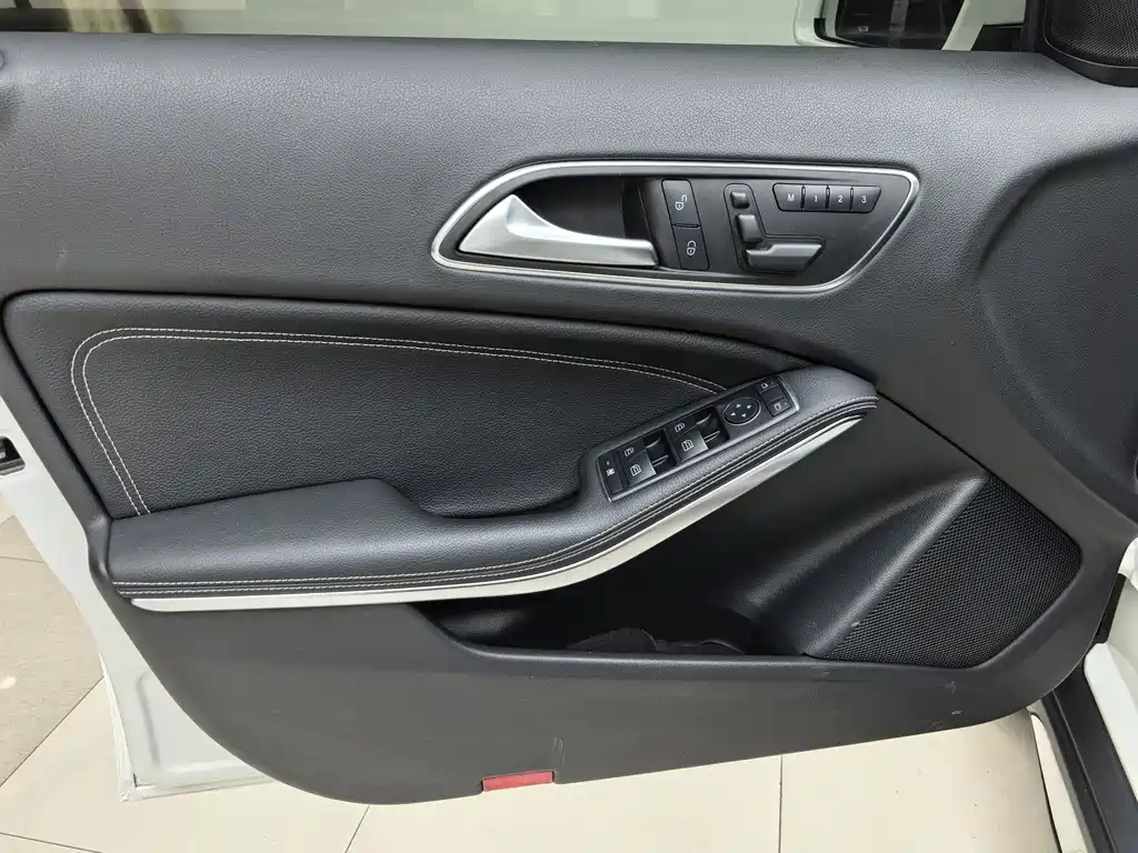 Mercedes-Benz GLA 2017 — фото 18