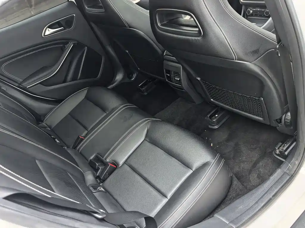 Mercedes-Benz GLA 2017 — фото 14