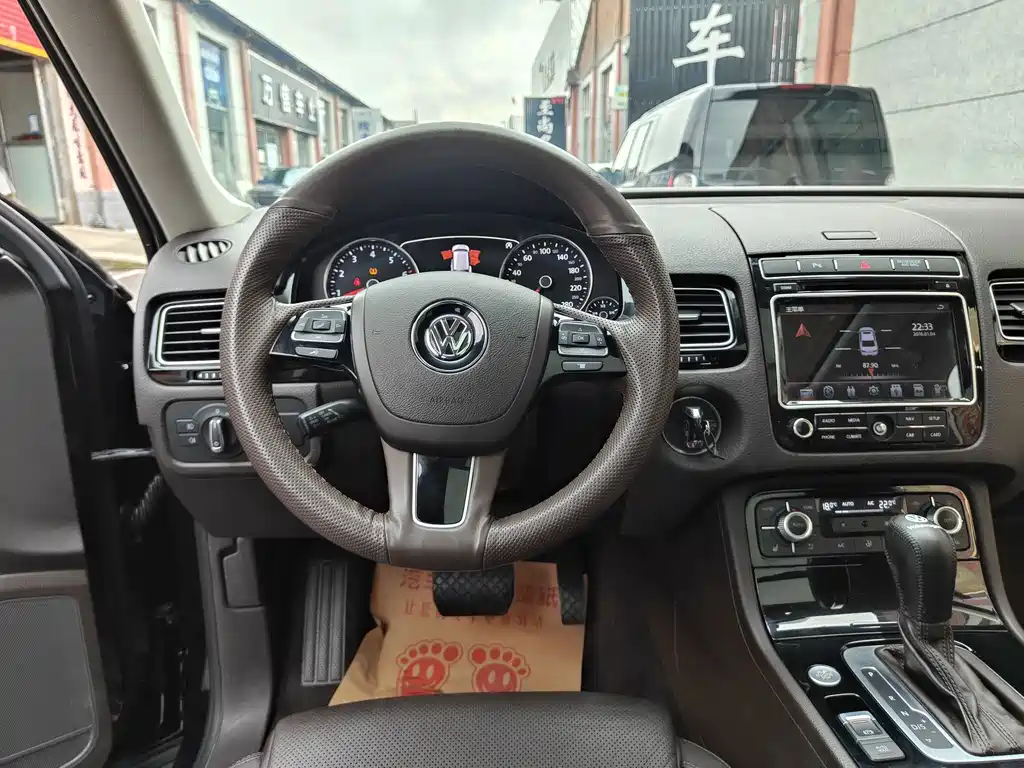 Volkswagen Touareg 2017 — фото 13