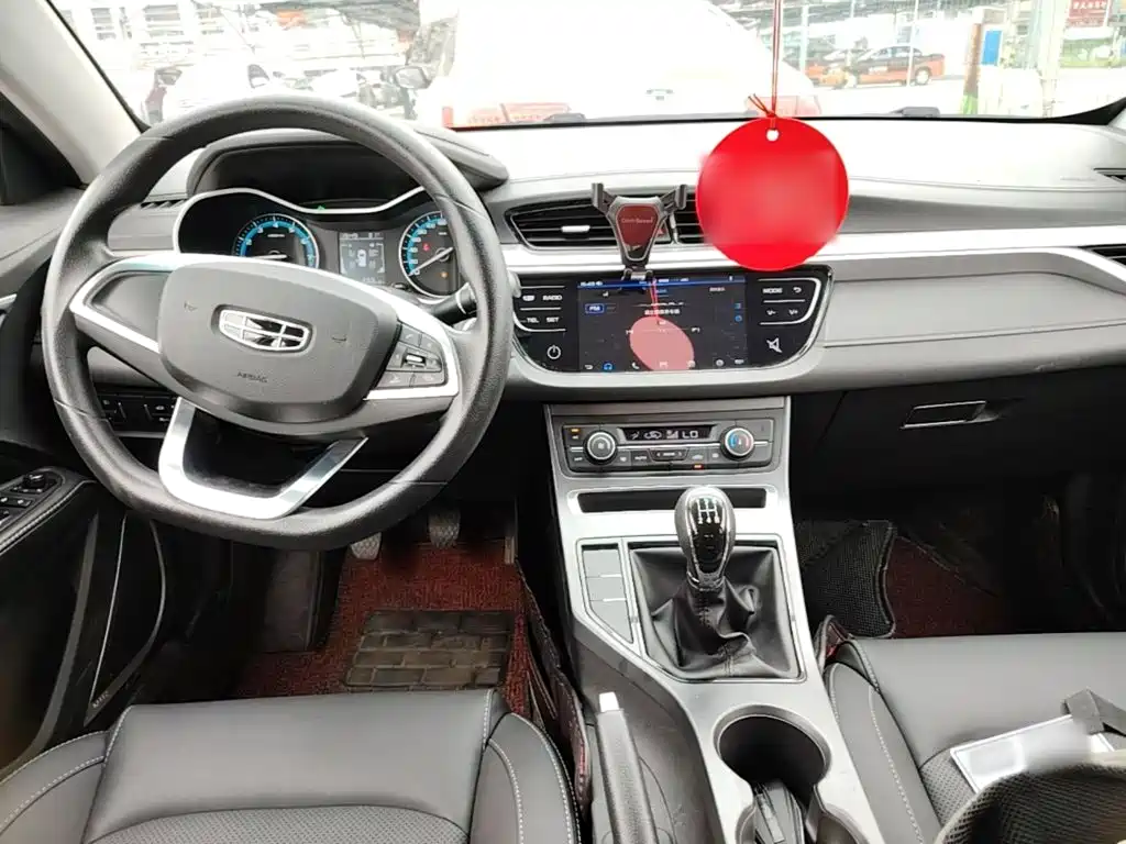 Geely Emgrand 2020 — фото 10