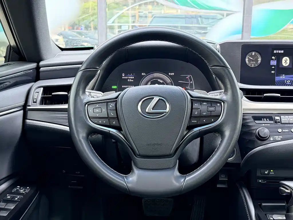 Lexus ES 2020 — фото 10