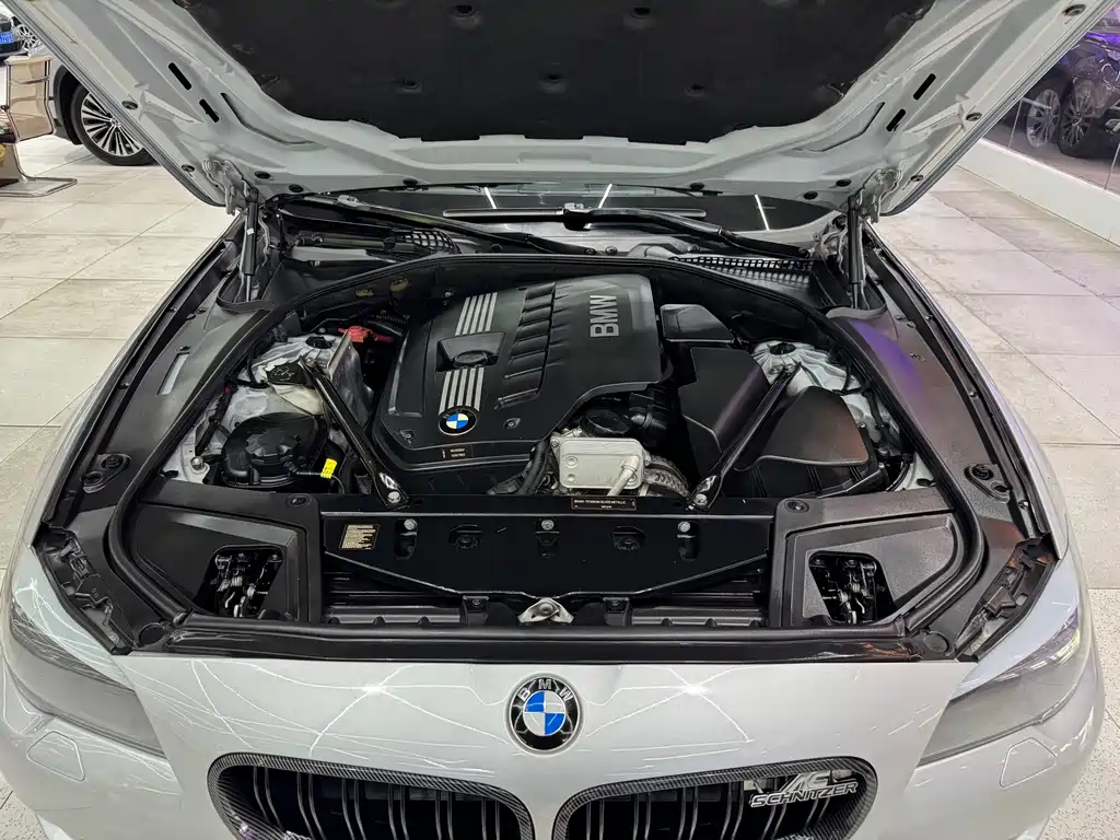 BMW 5 Series 2011 — фото 12