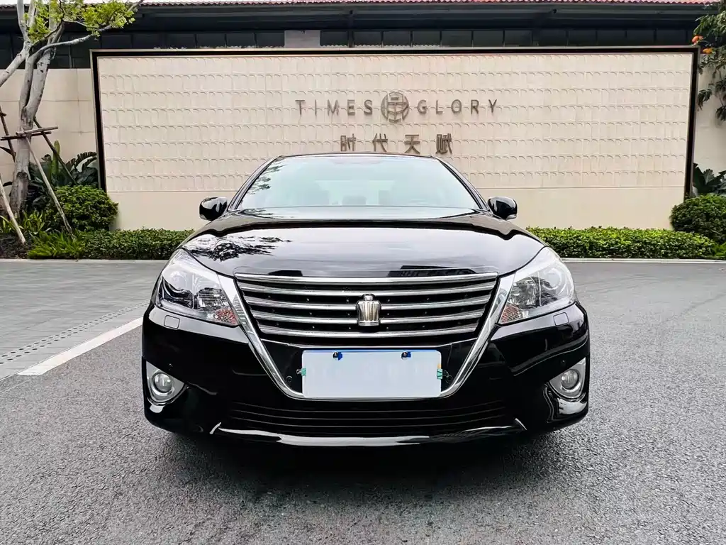 Toyota Crown 2012 — фото 2