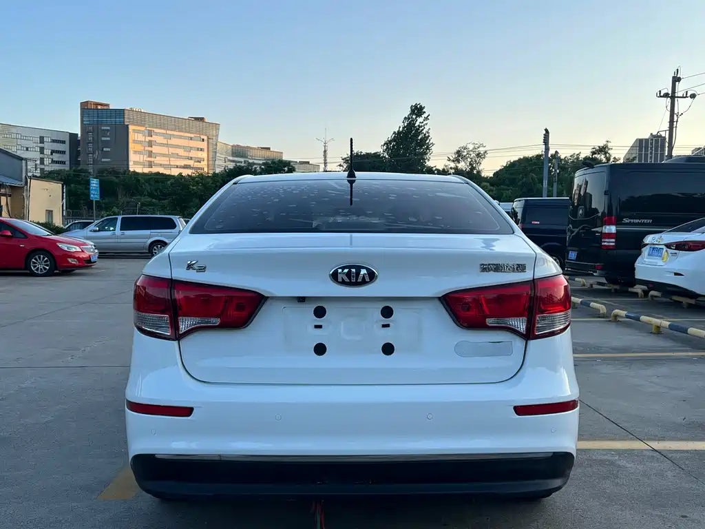 Kia K2 2016 — фото 11