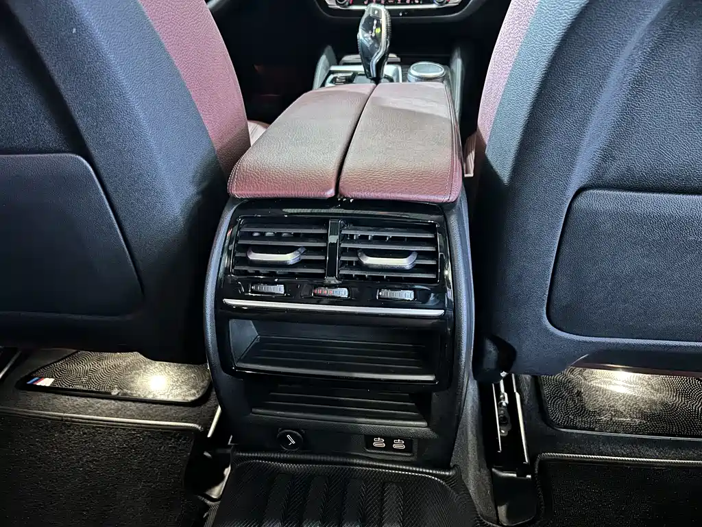 BMW 5 Series 2020 — фото 12