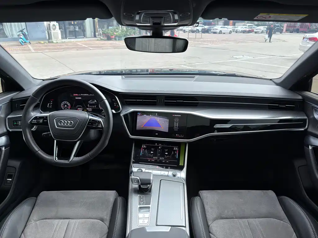 Audi A6L 2022