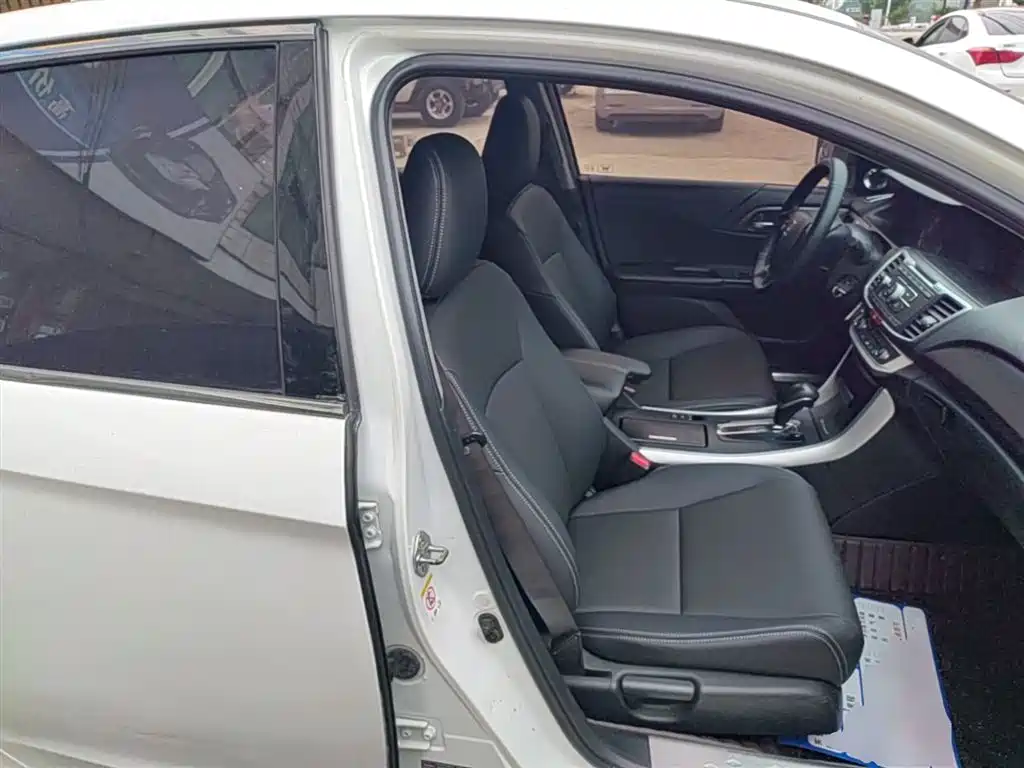 Honda Accord 2015 — фото 25