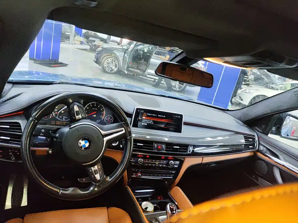 BMW X6 M 2018 — фото 7
