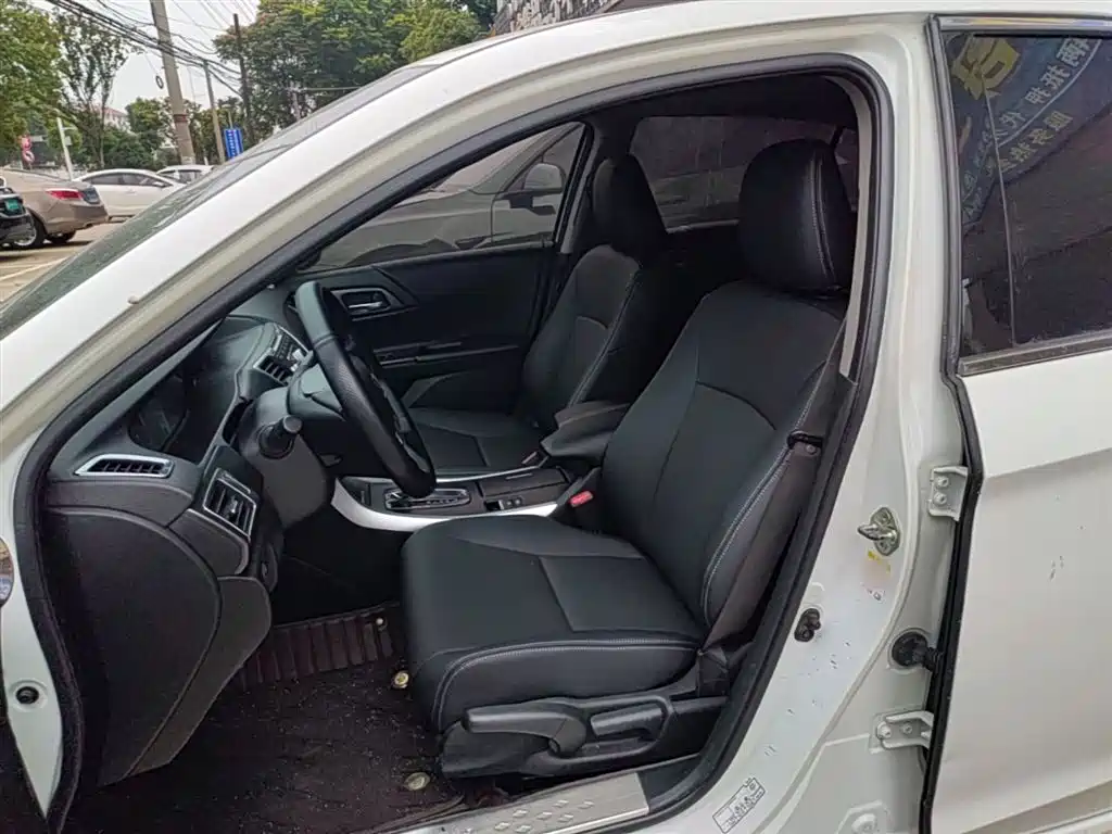Honda Accord 2015 — фото 15