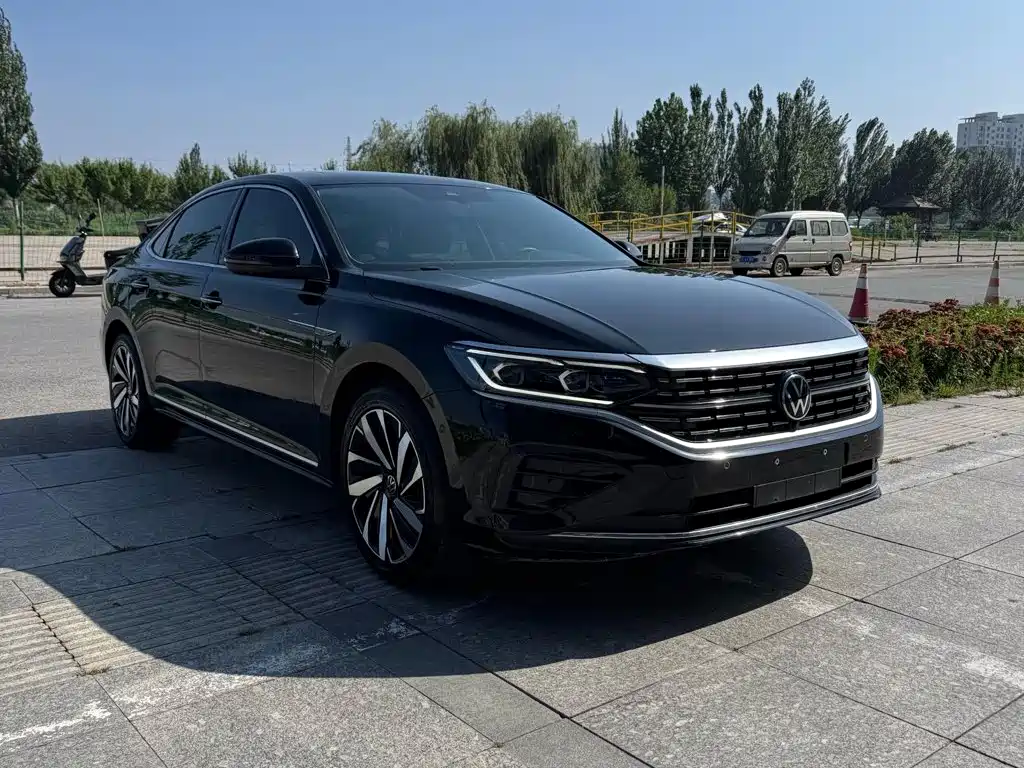 Volkswagen Passat 2023 — фото 14