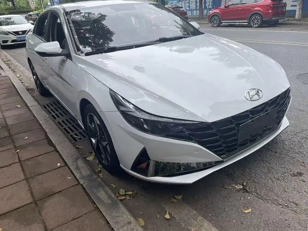 Hyundai Elantra 2020 — фото 3