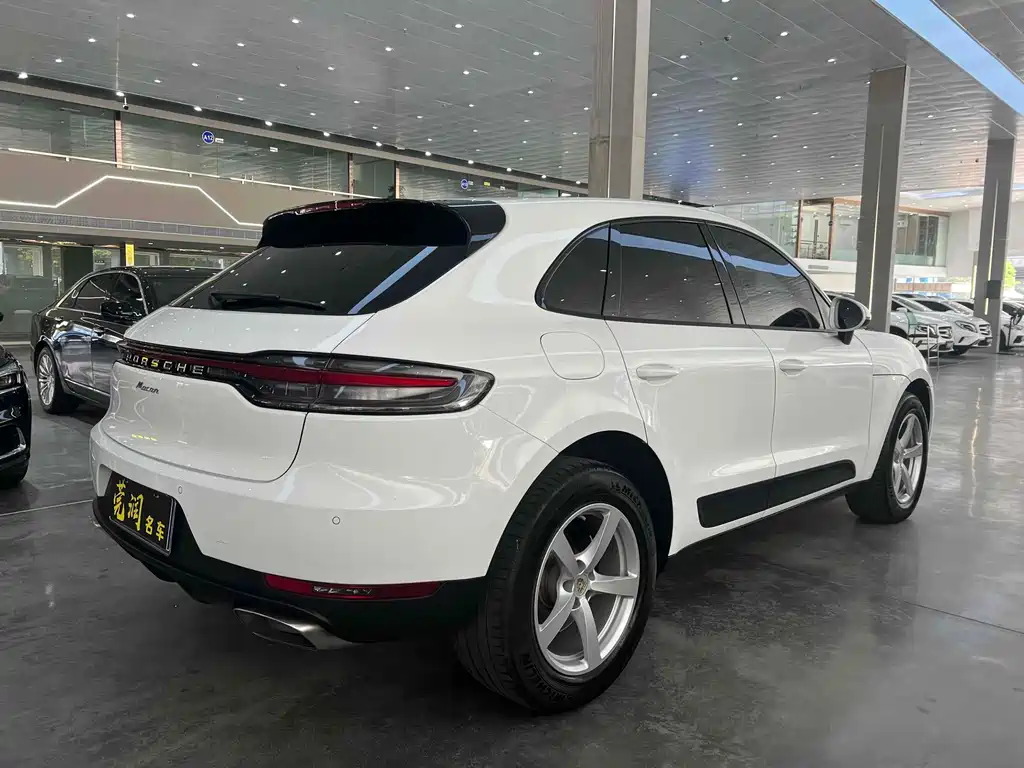 Porsche Macan 2019 — фото 12