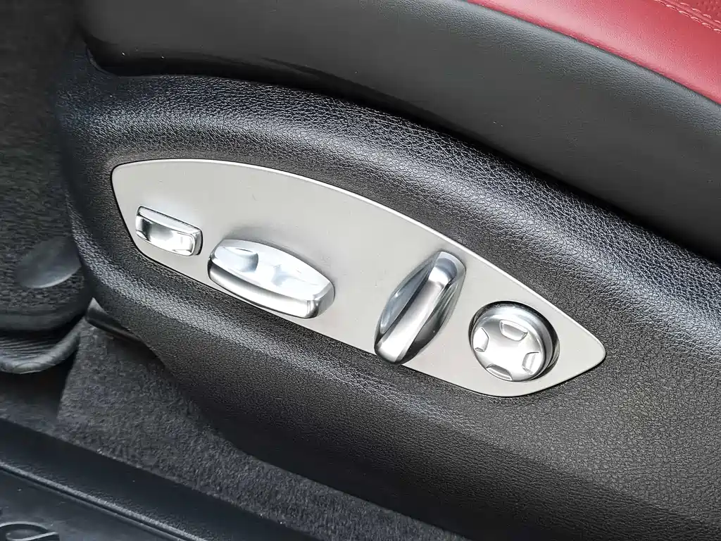 Porsche Macan 2023 — фото 22