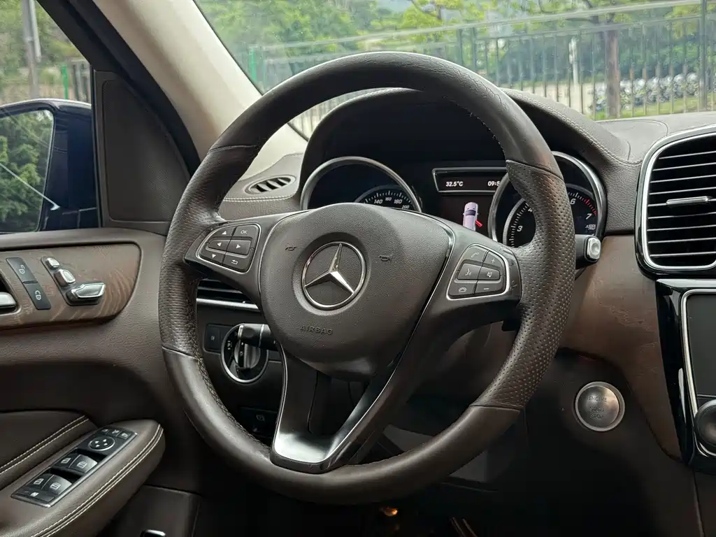 Mercedes-Benz GLE 2018 — фото 11