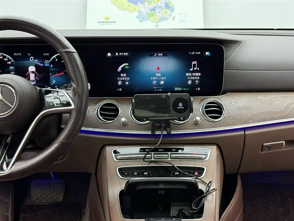 Mercedes-Benz E-Class 2023 — фото 10