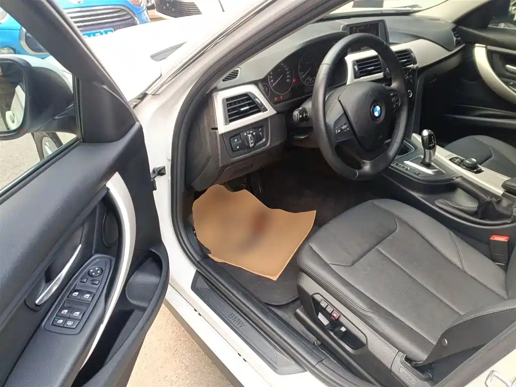 BMW 3 Series 2015 — фото 16