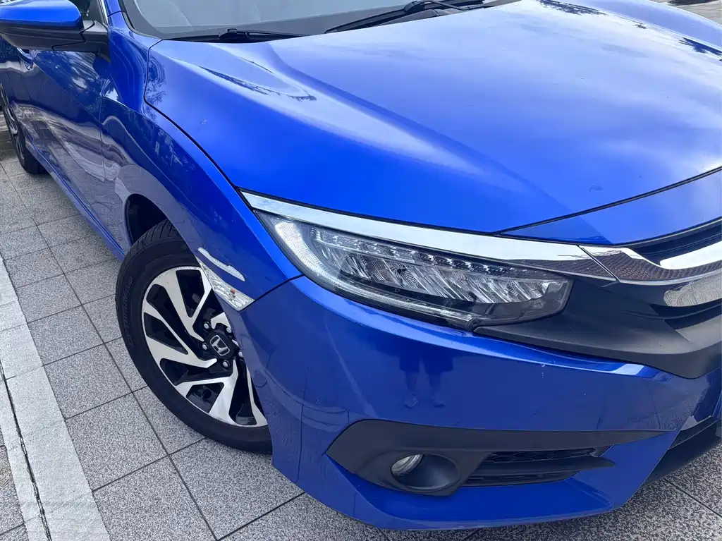 Honda Civic 2018 — фото 9