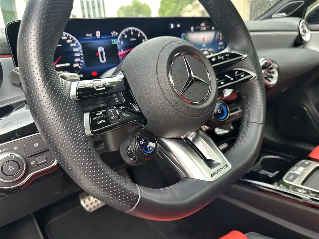 Mercedes-Benz A-Class AMG 2025 — фото 16