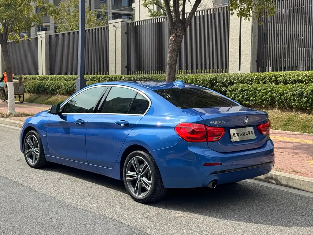 BMW 1 Series 2018 — фото 9
