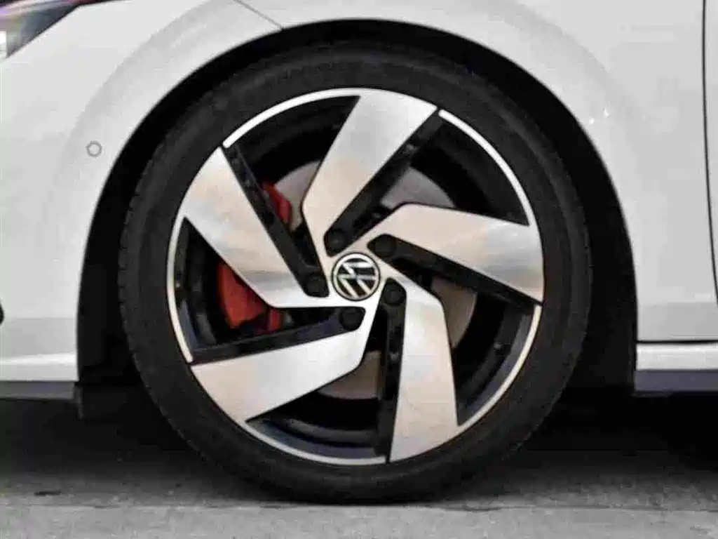 Volkswagen Golf GTI 2022 — фото 19