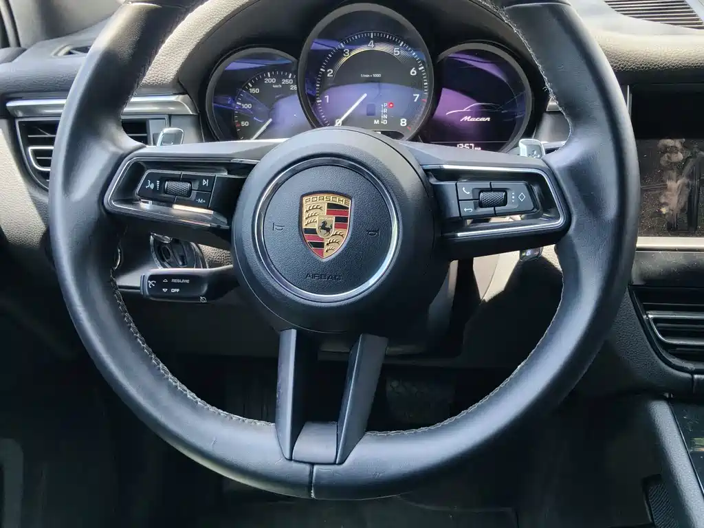 Porsche Macan 2023 — фото 11
