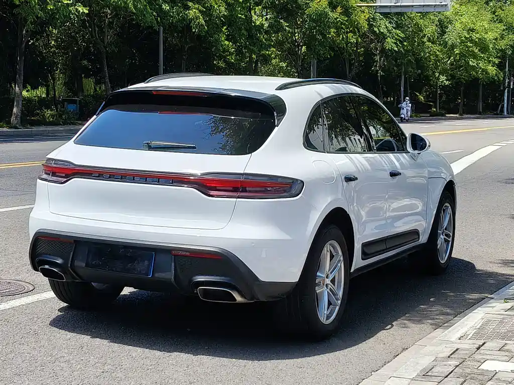 Porsche Macan 2023 — фото 18