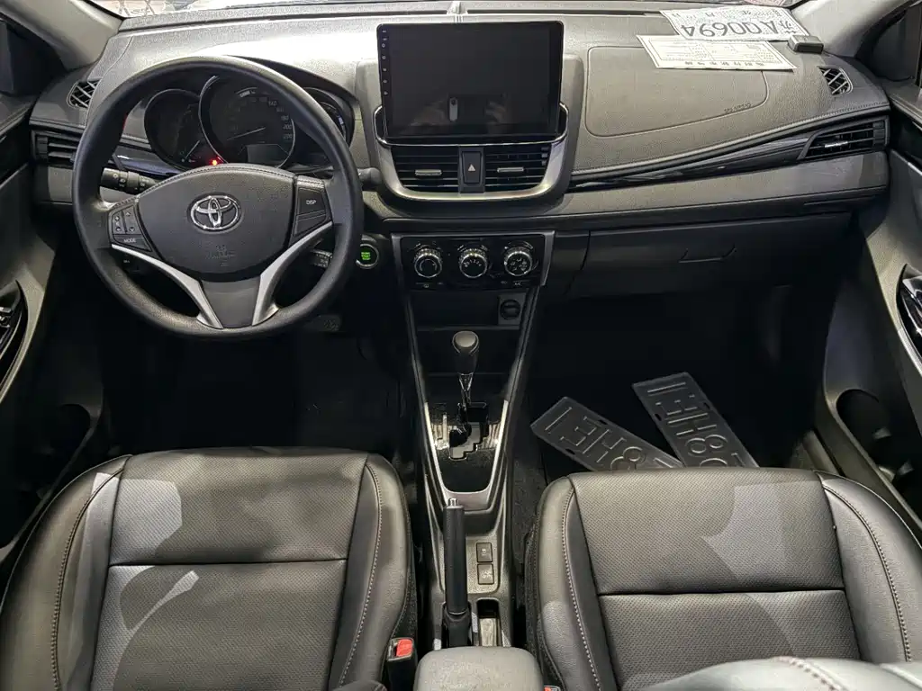 Toyota Yaris L 2023 — фото 6