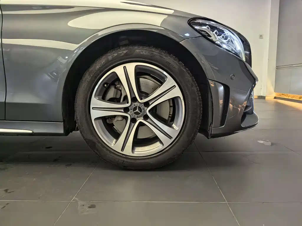 Mercedes-Benz C-Class 2019 — фото 18