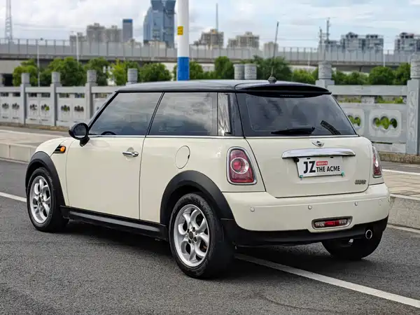 MINI 2012