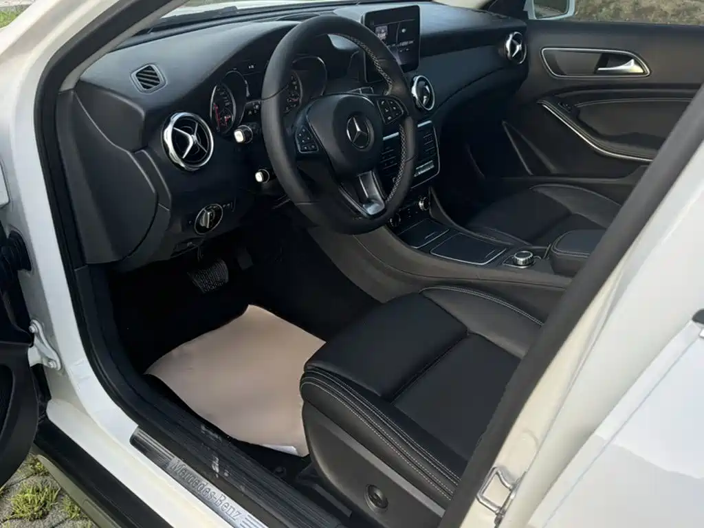 Mercedes-Benz GLA 2018 — фото 9