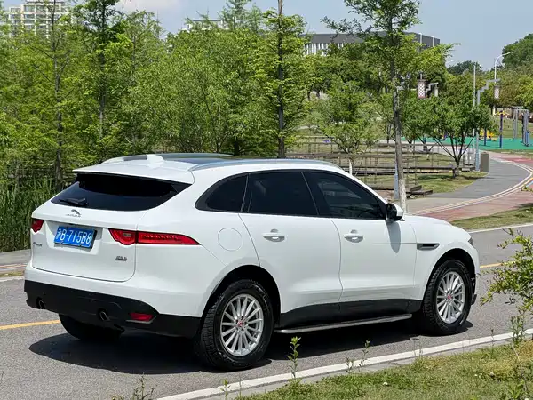 Jaguar F-PACE 2018