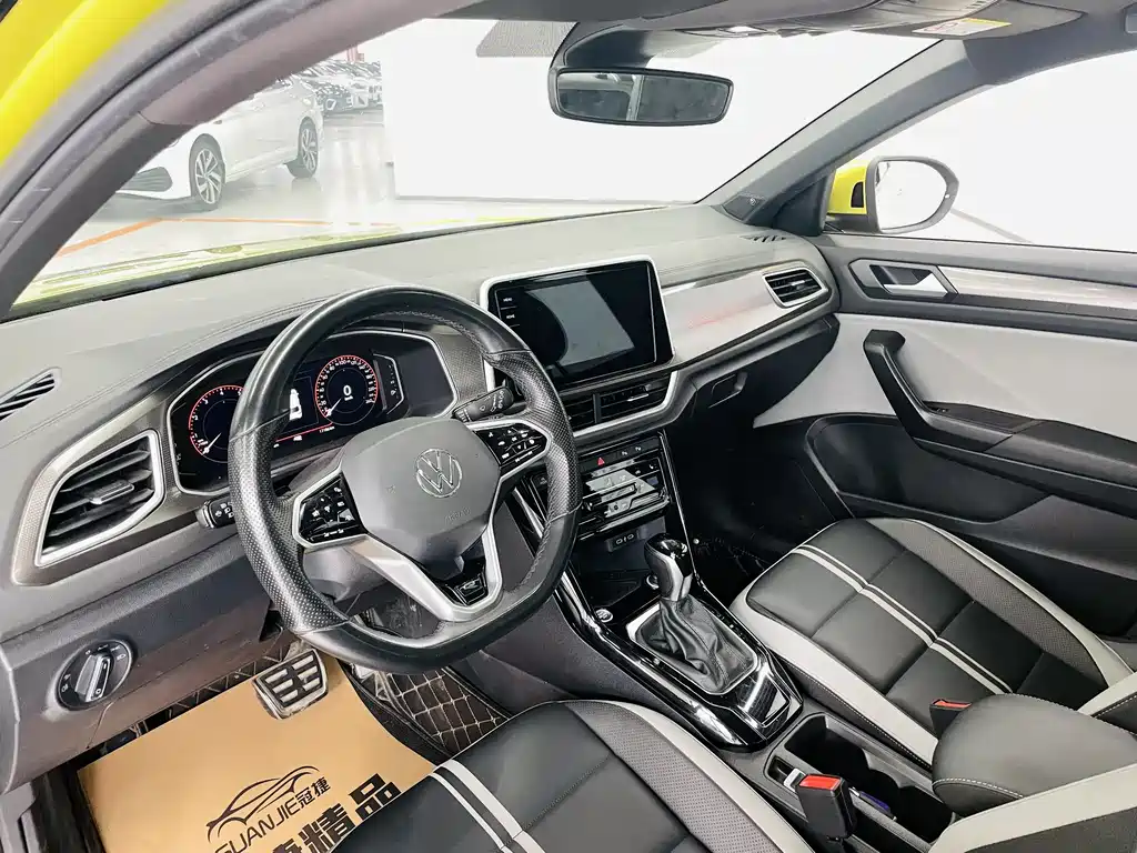 Volkswagen T-Roc 2023