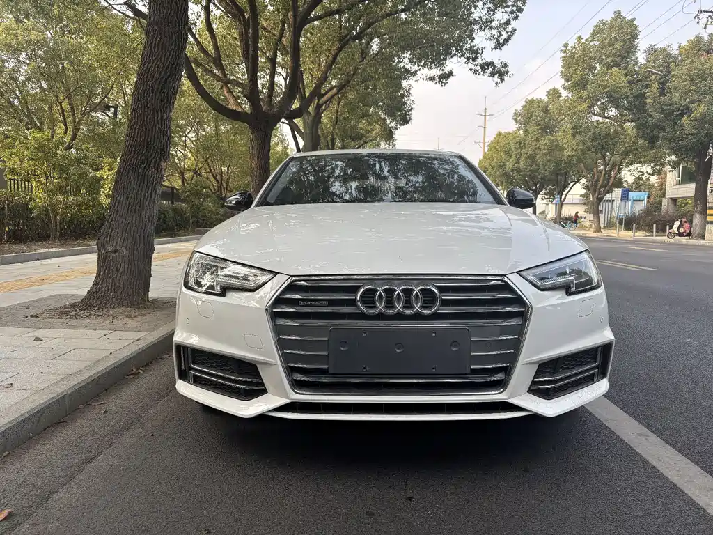 Audi A4L 2018