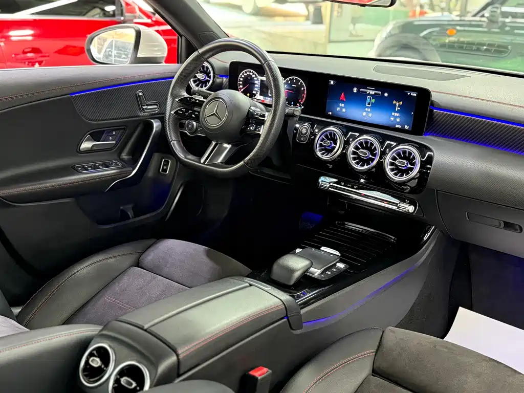 Mercedes-Benz A-Class 2023 — фото 16