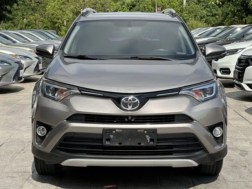 Toyota RAV4 2017 — фото 3