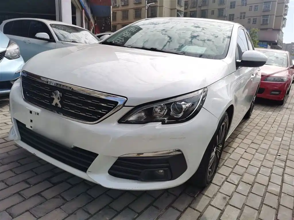 Peugeot 308 2018 — фото 2
