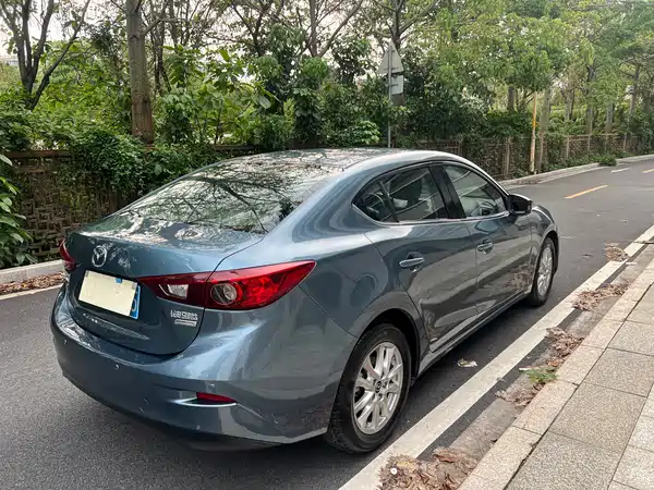 Mazda 3 Axela 2016