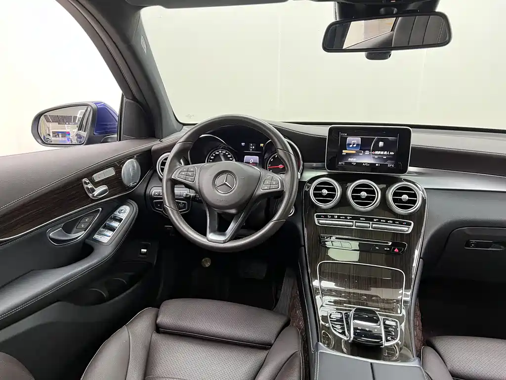 Mercedes-Benz GLC 2018 — фото 13